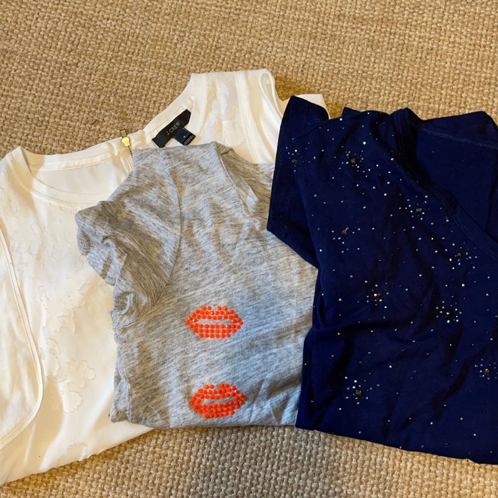 🟠 J Crew. 4 tops.  Small/X-Small.